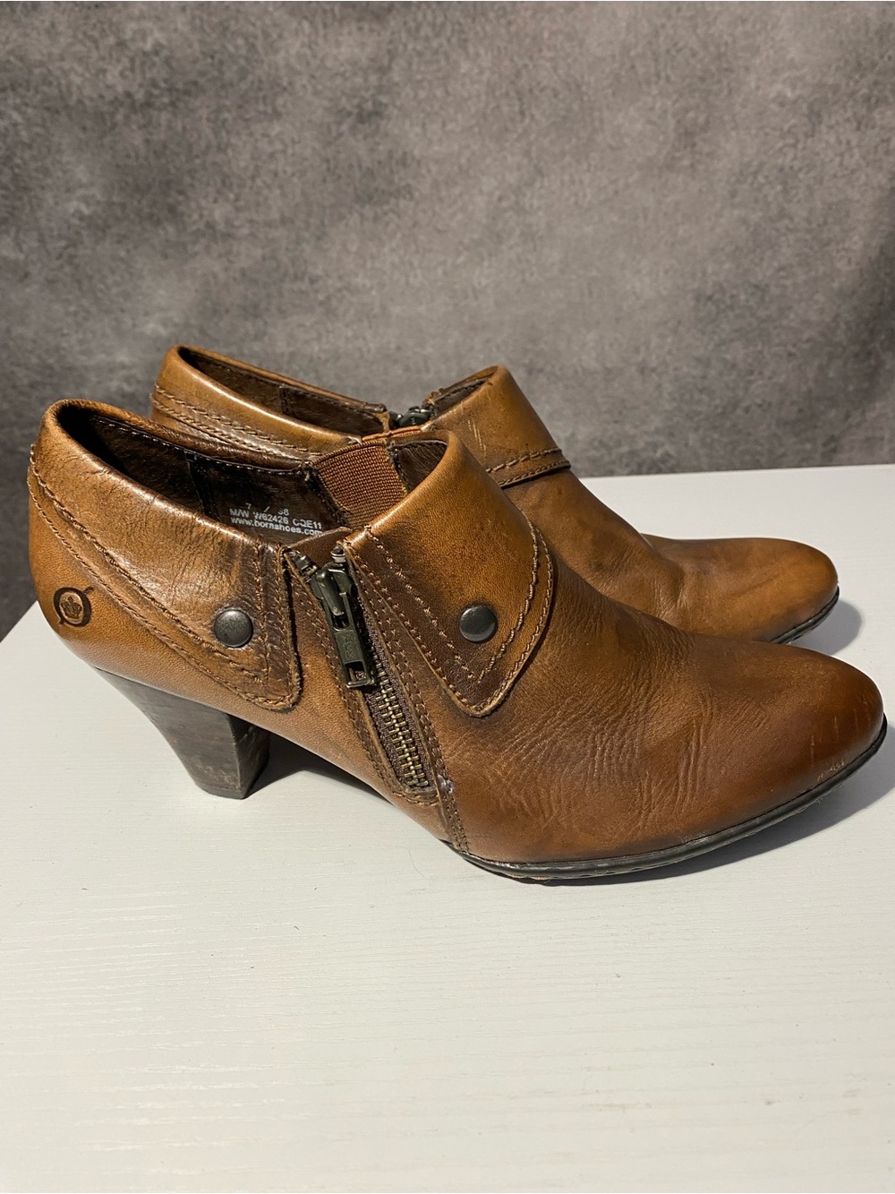 Born Womens Brown Leather Side Zip Heeled Ankle Booties Ankle Boots Size 7 / 38 - Picture 3 of 9
